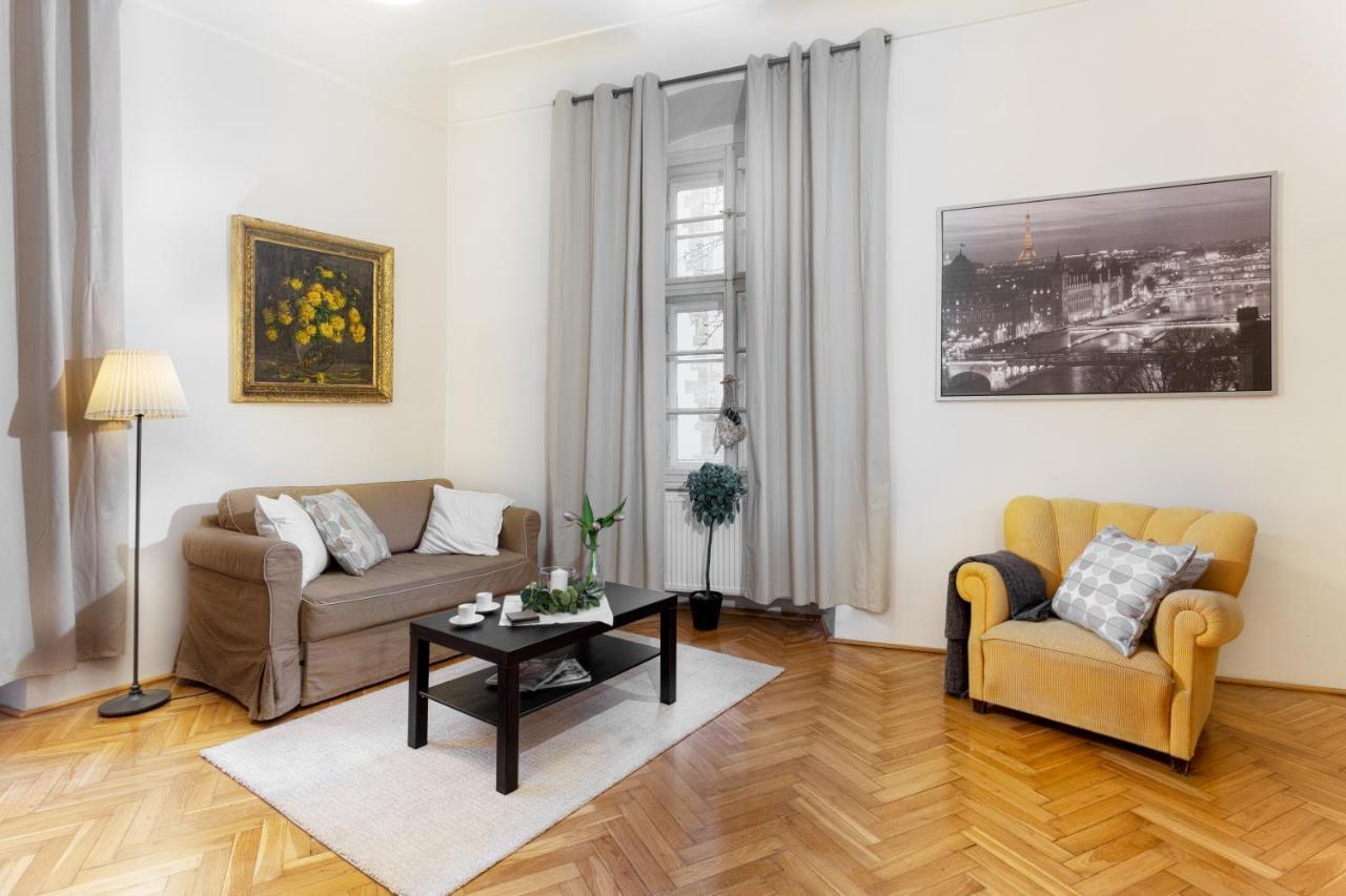 Classy Apartments Charles Bridge Прага Экстерьер фото