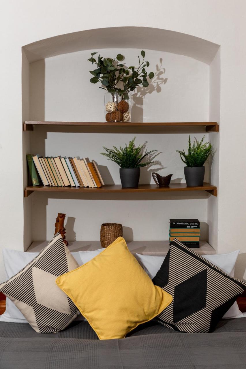 Classy Apartments Charles Bridge Прага Экстерьер фото